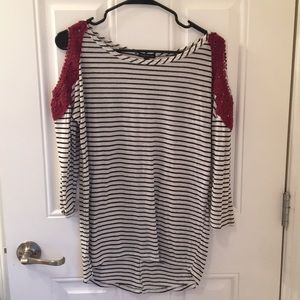 Cute black & cream striped top w/ shoulder cutouts